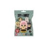 SOBRE SORPRESA SPY FAMILY SQUISH HERO (FIGURA ANTIESTRES)