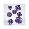 DADOS DE ROL CLÁSICOS EN MORADO Y BLANCO (7 UNIDADES) - Q WORKSHOP